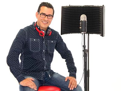Locutor profesional Uriel Batres