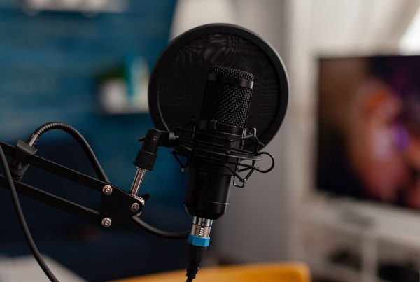 Locutores voz en off para anuncios publicitarios