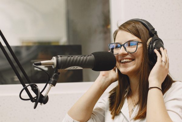 locución comercial