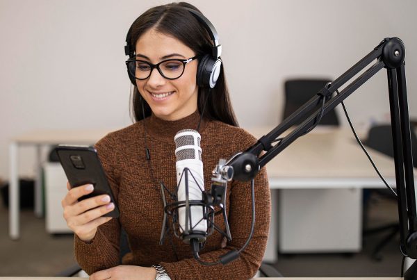 Locutores voz en off para videos corporativos