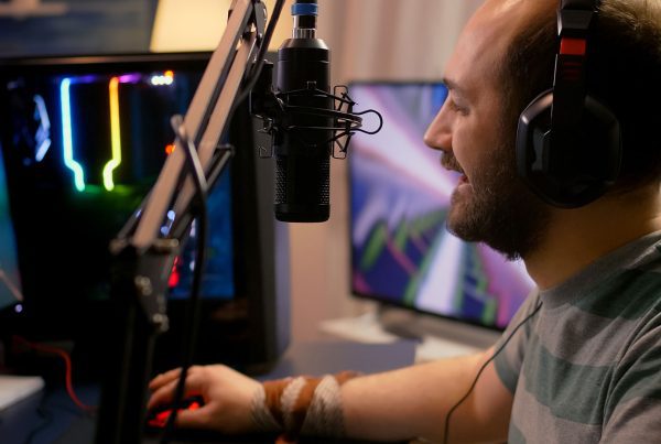 Locutores voz en off para videojuegos